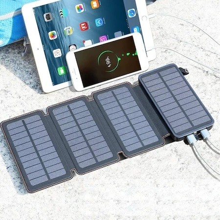 Baterie externa cu 4 panouri solare, 2 Port-uri USB si functie lanterna